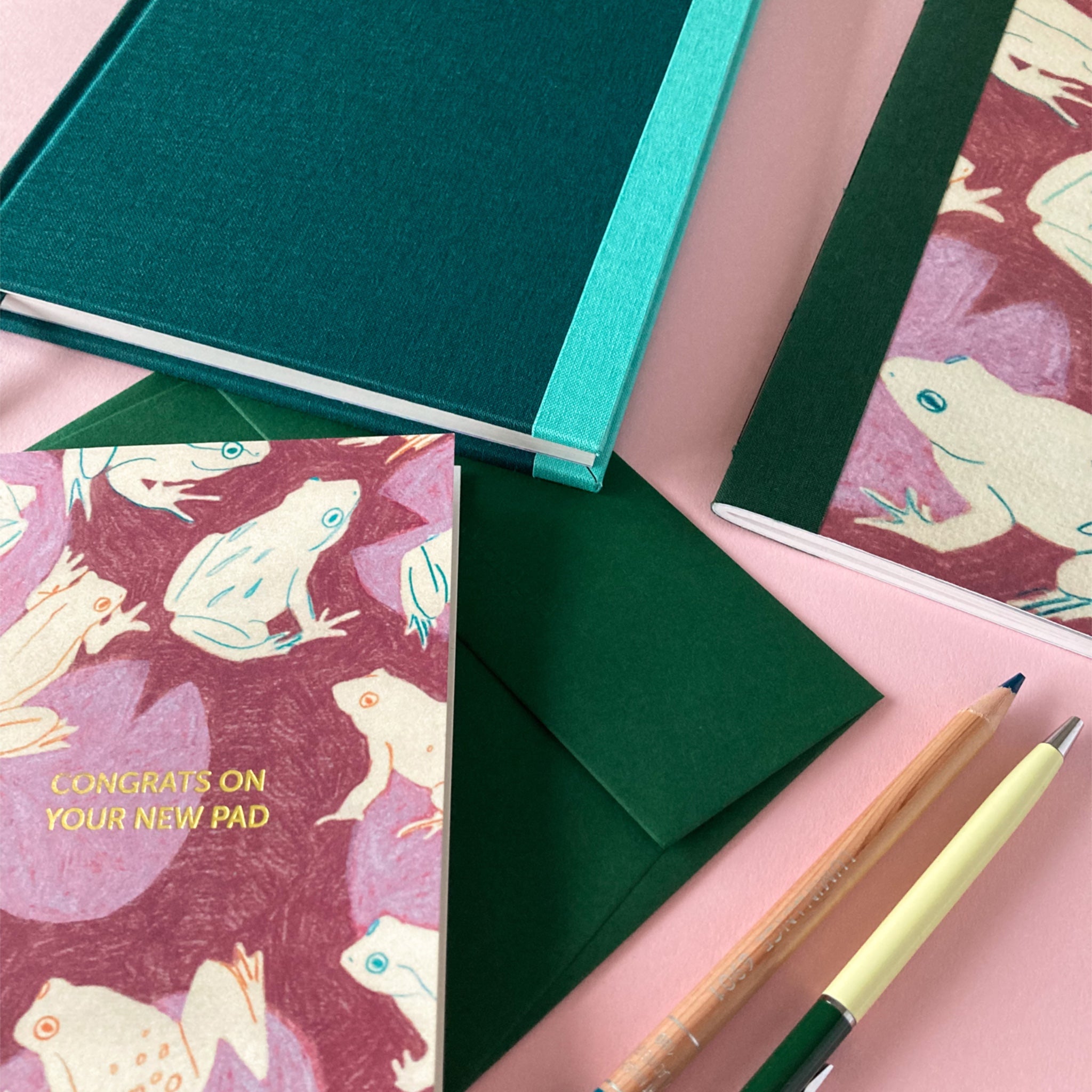 Emerald green frog stationery